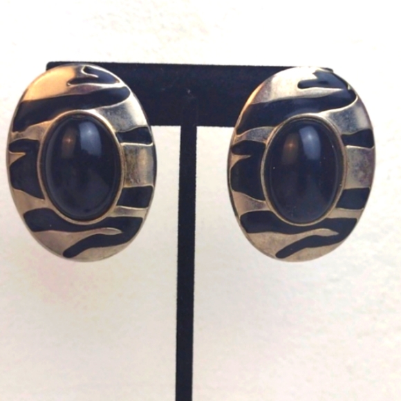Vintage Black & Silver Tone Tin Like Light Weight Zebra Concho Earrings - Picture 2 of 8